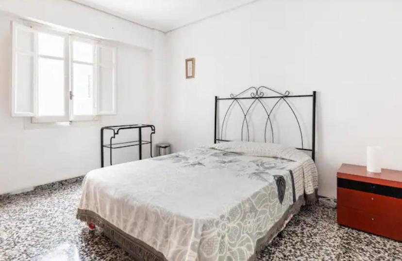 Private Room In Shared Apartment Valencia Workstay Ngoại thất bức ảnh